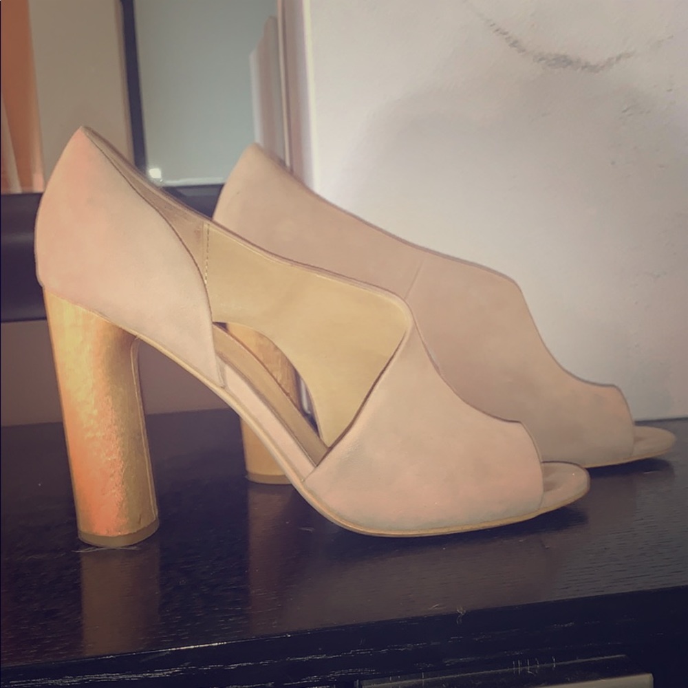 Splendid wood heel pump